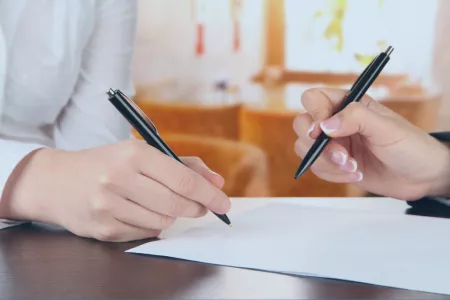  Внесение изменений     в Государственный реестр товарных знаков и в свидетельство на товарный знак